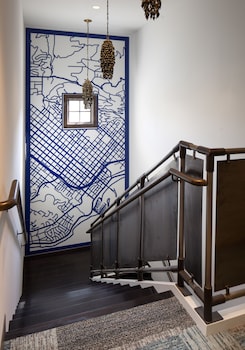 Moxy Santa Barbara,Santa Barbara>>Montecito,4 star