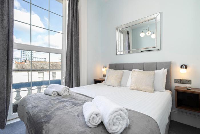 ocean stays hotel plymouth