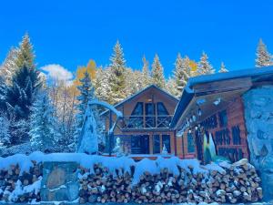 wooden huts in mestia
