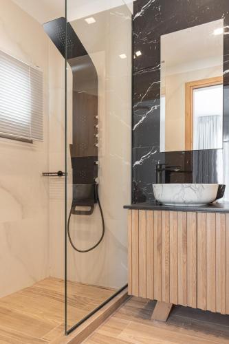 marble luxury suites