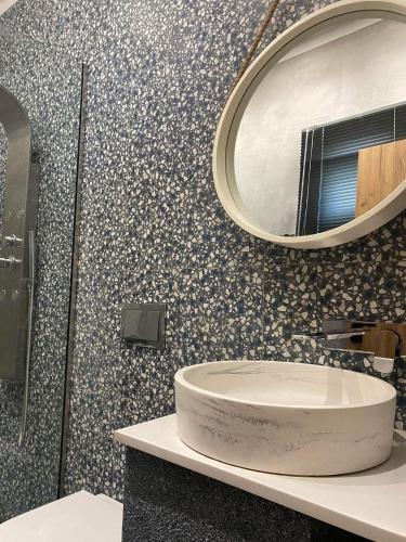 marble luxury suites