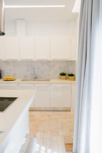 marble luxury suites