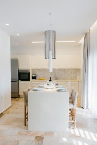 marble luxury suites