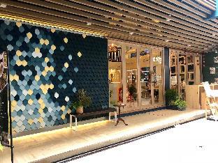 kinnon deluxe hostel coworking cafe