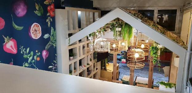 kinnon deluxe hostel coworking cafe