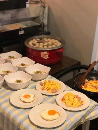 kinnon deluxe hostel coworking cafe