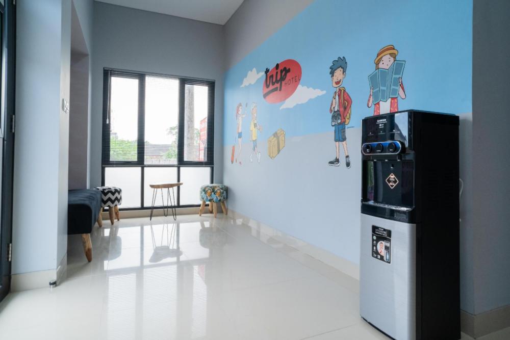 reddoorz near sindu kusuma edupark 3