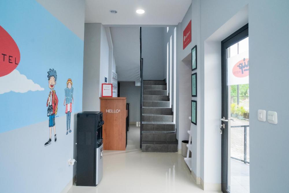 reddoorz near sindu kusuma edupark 3
