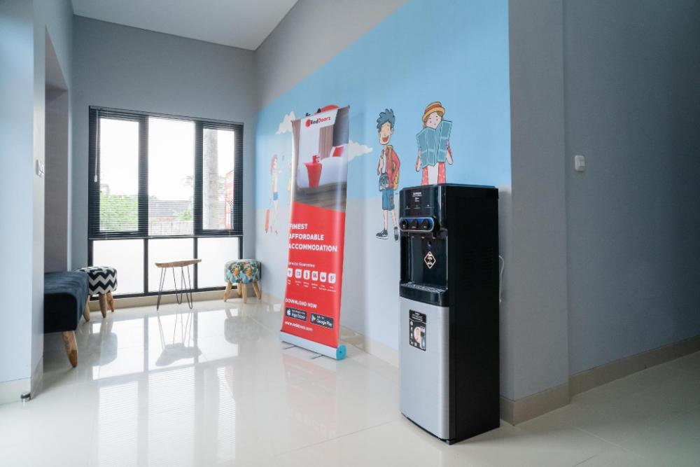 reddoorz near sindu kusuma edupark 3