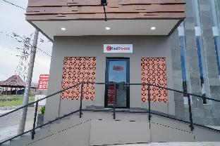 reddoorz near sindu kusuma edupark 3