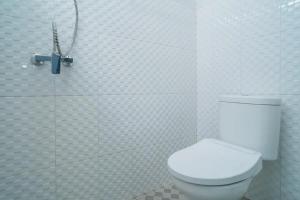 reddoorz near sindu kusuma edupark 3