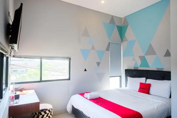 reddoorz near sindu kusuma edupark 3