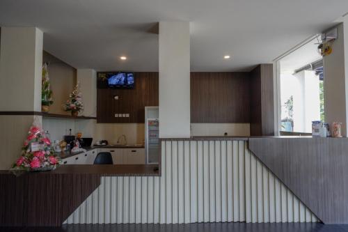 reddoorz plus near solo baru