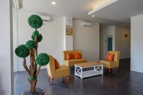 reddoorz plus near solo baru