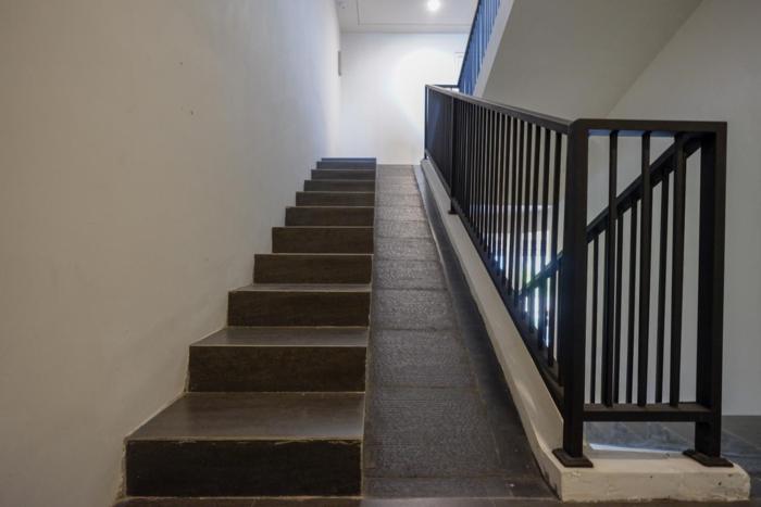 reddoorz plus near solo baru