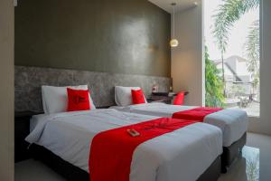 reddoorz plus near solo baru