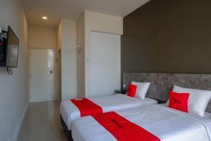 reddoorz plus near solo baru