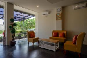 reddoorz plus near solo baru