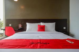 reddoorz plus near solo baru