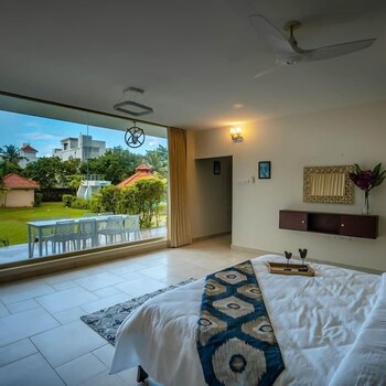 khushana villa by baywatch stayzz