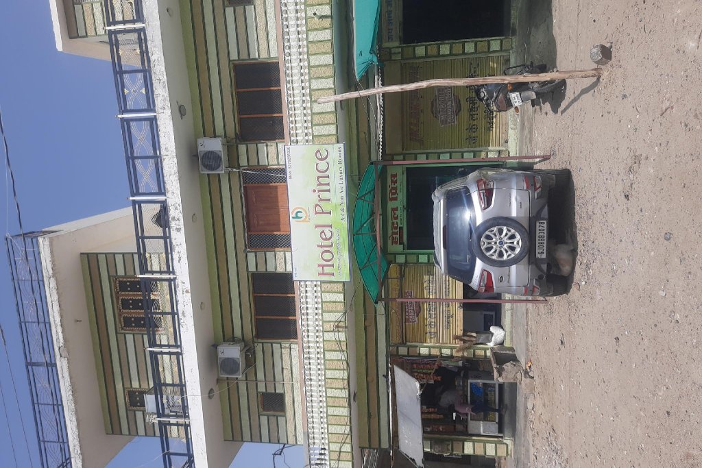 Spot On 82572 Hotel Prince,,3 star