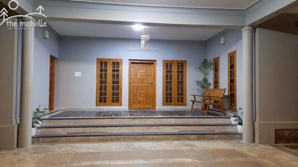 The Motville,Pulpally>>Kolagappara,4 star