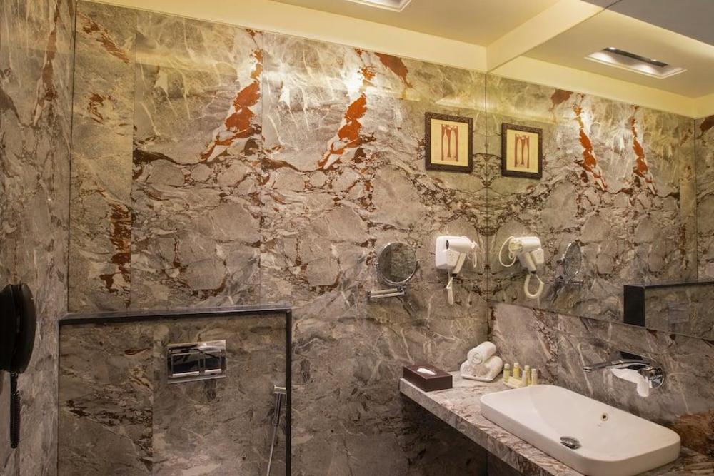 clarks resort bandanwara