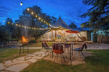 everest base camp near george everest house