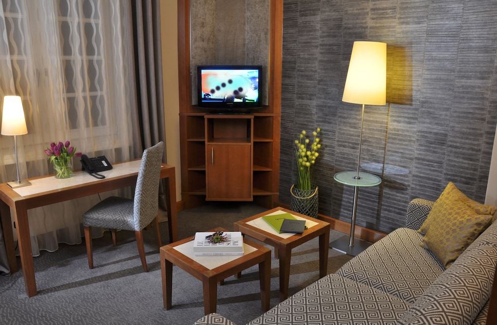 hotel eggers