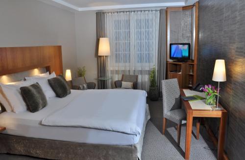hotel eggers