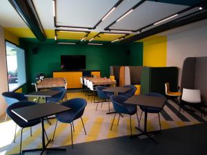 demo hotel design emotion