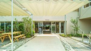 takaone activityandstay