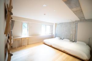 takaone activityandstay