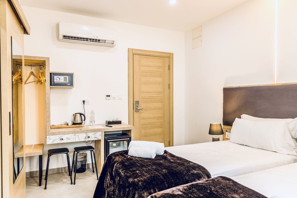 the mike hotel