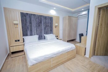 lawsons residence and suite