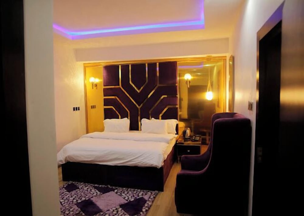 lawsons residence and suite