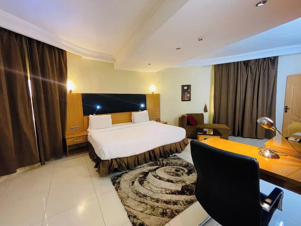 lawsons residence and suite