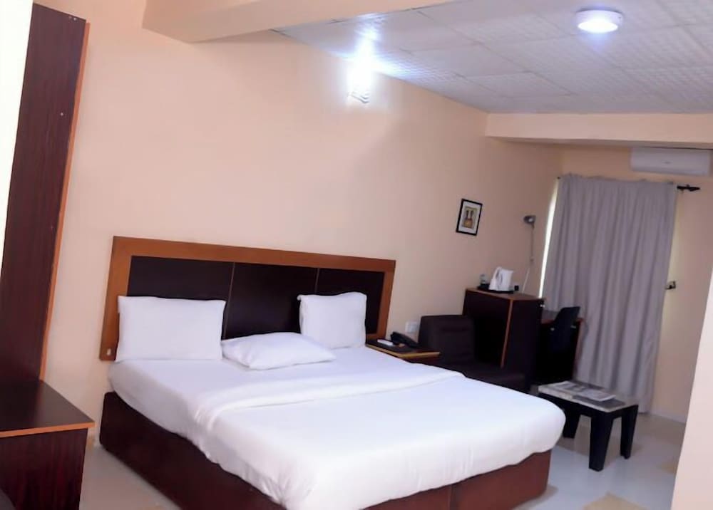 lawsons residence and suite
