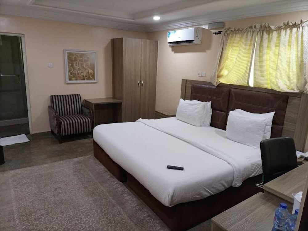 lawsons residence and suite