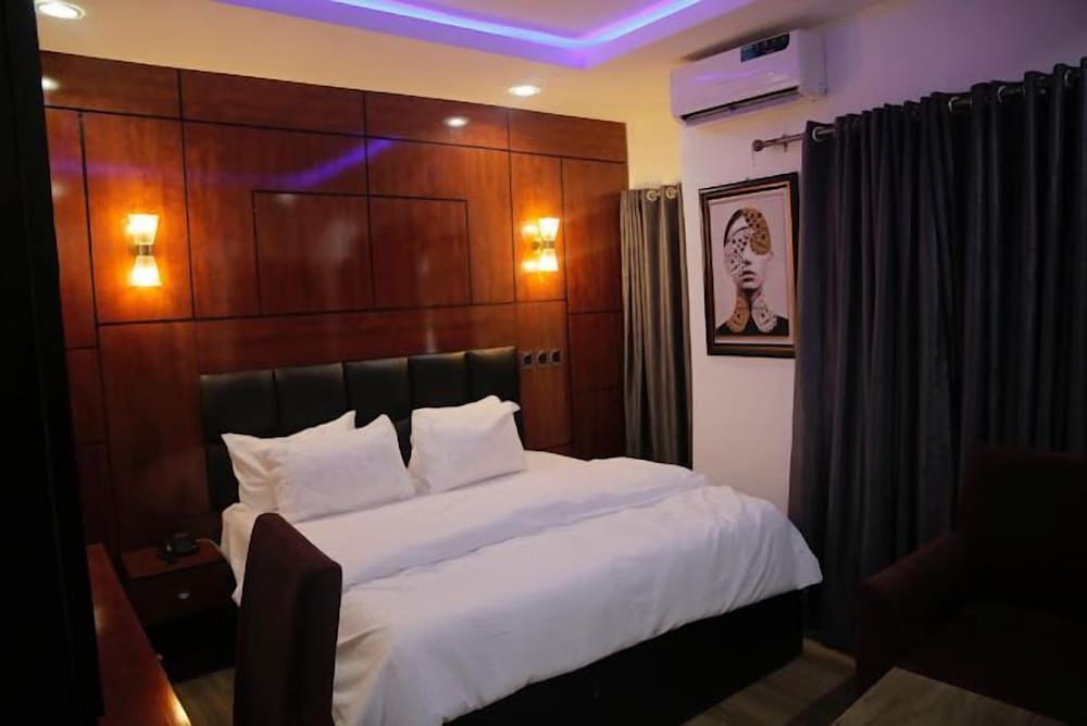 lawsons residence and suite