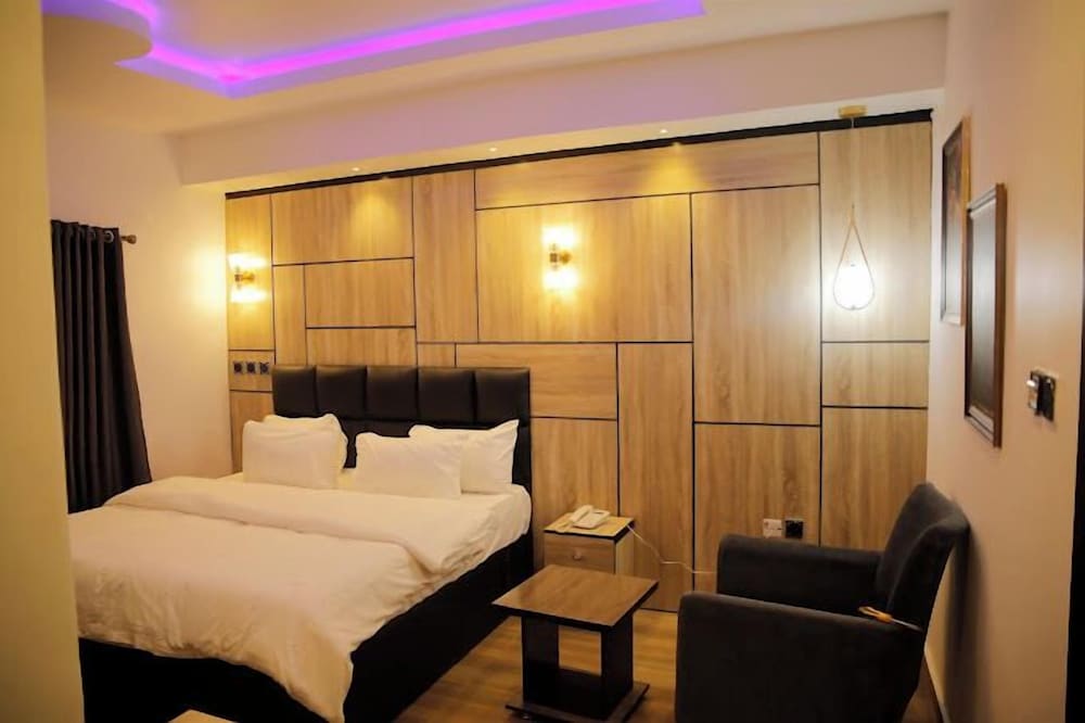 lawsons residence and suite