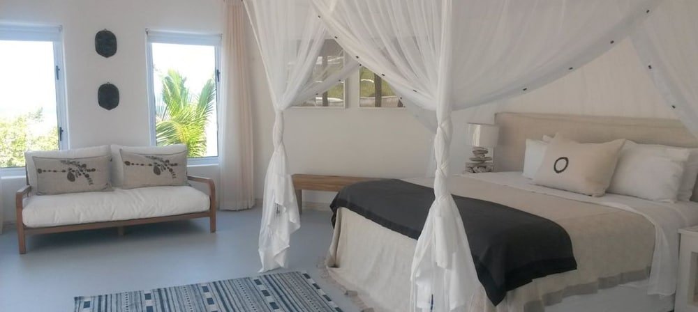 Santorini Mozambique,,4 star
