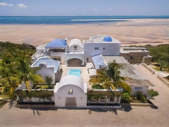 Santorini Mozambique,,4 star