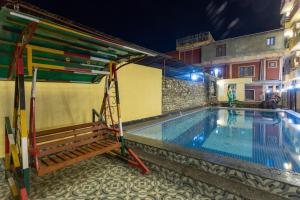 mahadev inn pokhara