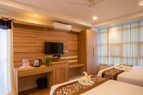 mahadev inn pokhara