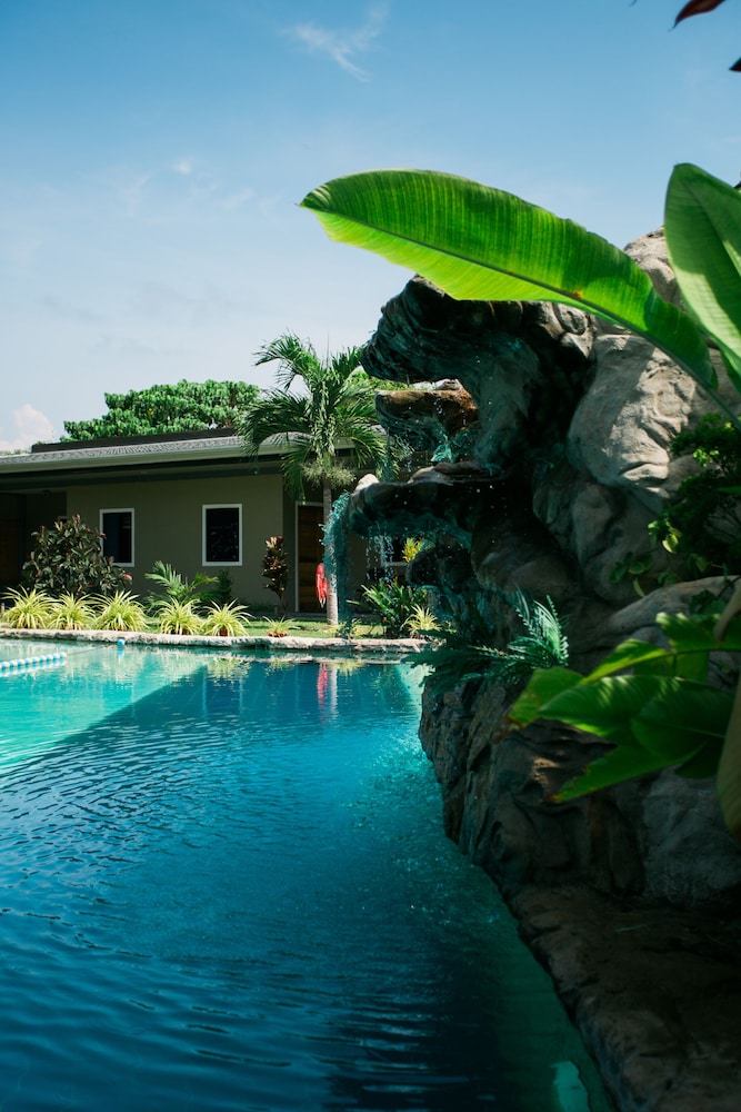 hidden lagoon resort