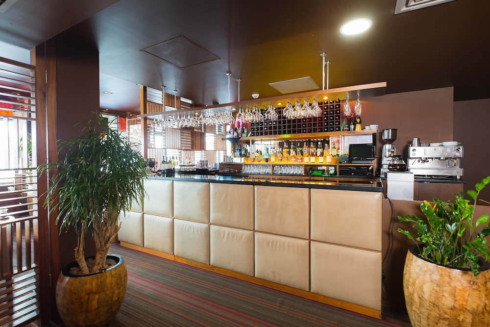 holiday inn aberdeen west by ihg