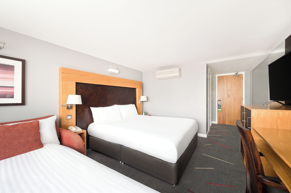 holiday inn aberdeen west by ihg