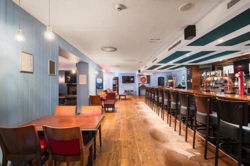 holiday inn aberdeen west by ihg
