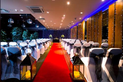 holiday inn aberdeen west by ihg